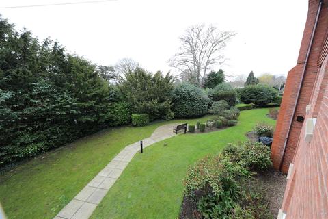 2 bedroom apartment for sale - Shardloes Court, Newgate Street, Cottingham