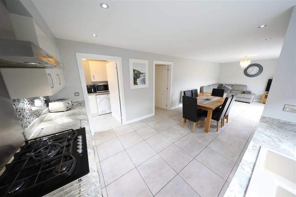 Wheatley Drive, Cottingham 4 bed detached house £450,000