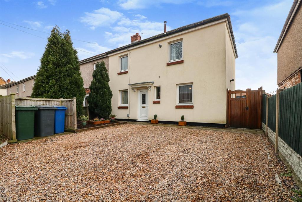 St. Helens Avenue, Barnsley 2 bed semidetached house £157,500