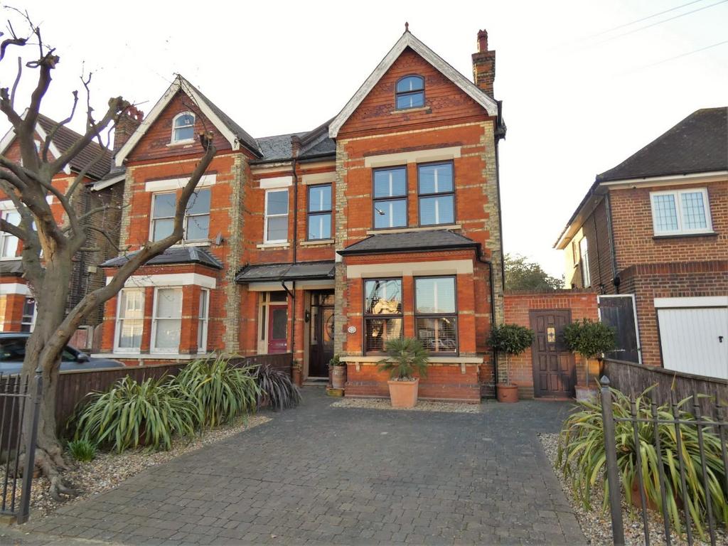 Darnley Road, Gravesend 4 bed semidetached house for sale £625,000