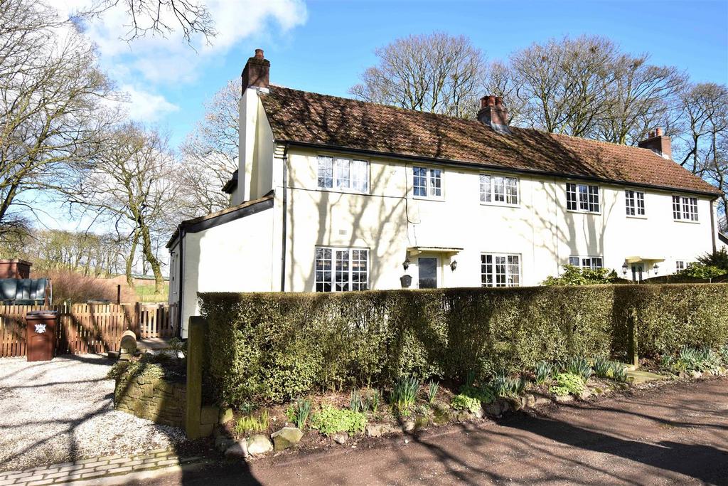 Brook House Drive, Fairfield, Buxton 4 bed semidetached house for sale