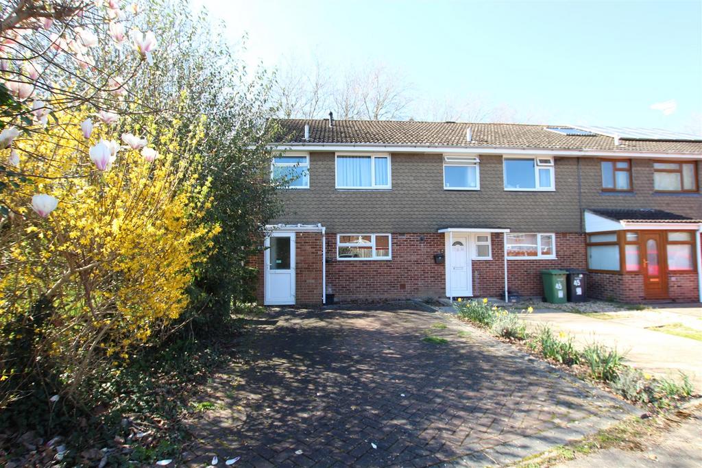 Mottisfont Road, Boyatt Wood, Eastleigh 3 bed end of terrace house £