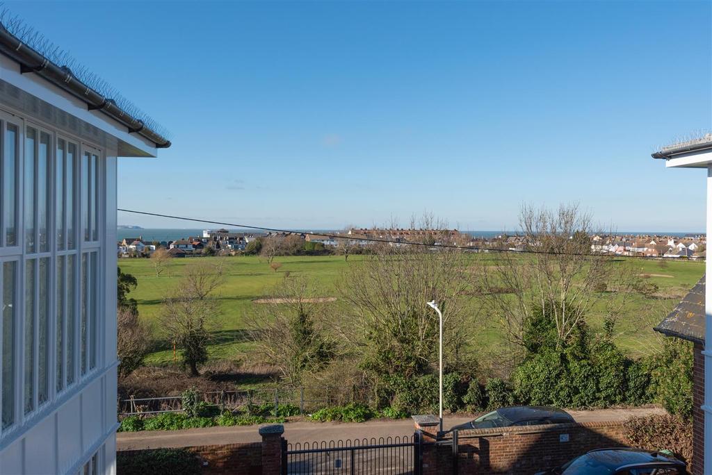 West Cliff, Whitstable 3 bed townhouse £450,000