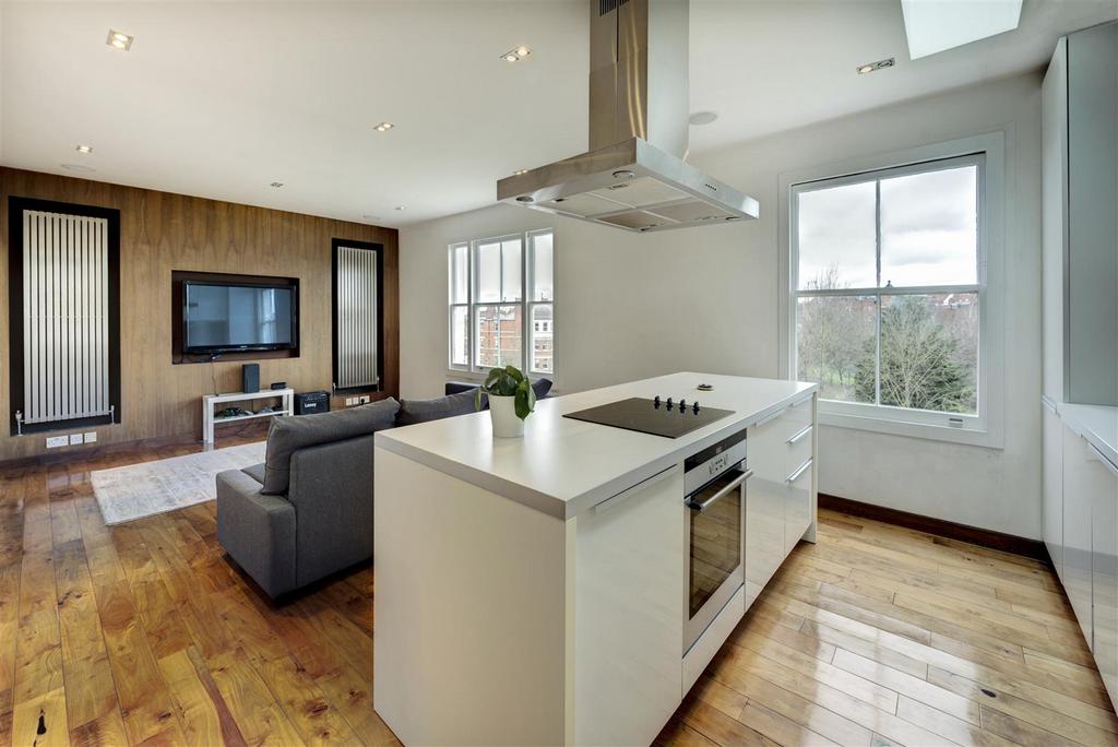 138 sutherland avenue 448 studio .jpg