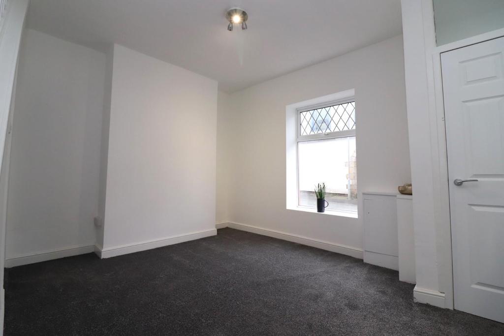 Olive Lane, Darwen, BB33DQ 2 bed terraced house £600 pcm (£138 pw)
