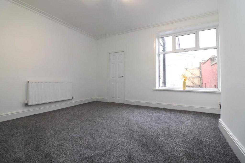 Olive Lane, Darwen, BB33DQ 2 bed terraced house to rent £600 pcm (£