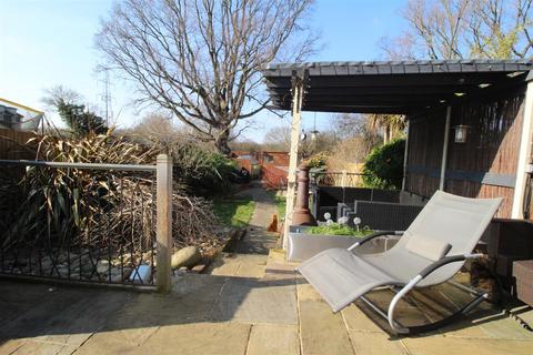 5 Rowden Road, Epsom, KT19 9PN