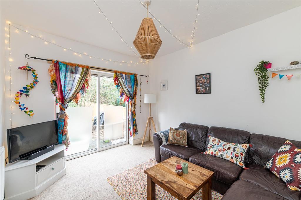 Shaftesbury Grove, Heaton, Newcastle... 2 bed flat £150,000