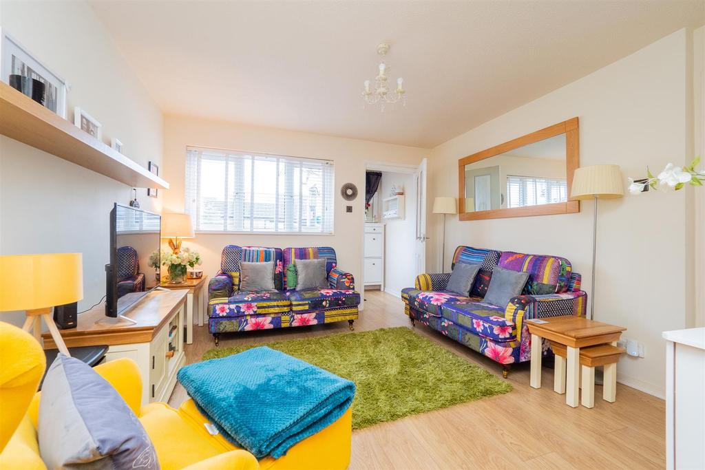 Sunkist Way, Wallington 1 bed £280,000