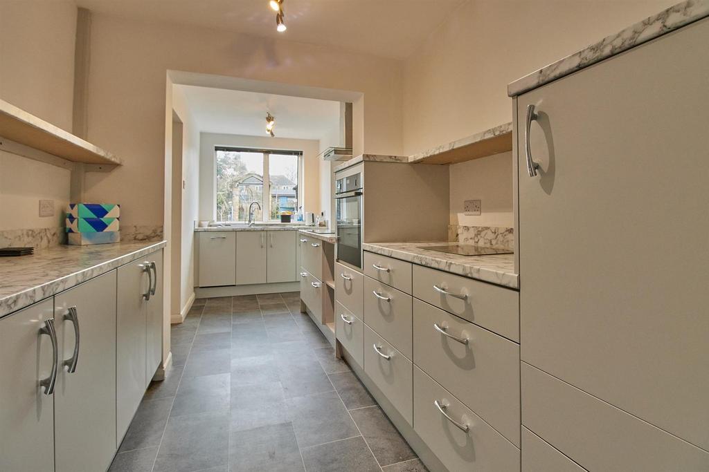 Coronation Road, Earl Shilton, Leicester 3 bed semidetached house £
