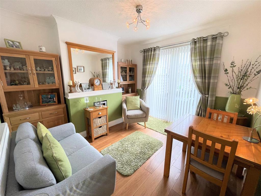 Hirstead Road, Scarborough 3 bed semidetached house for sale £270,000