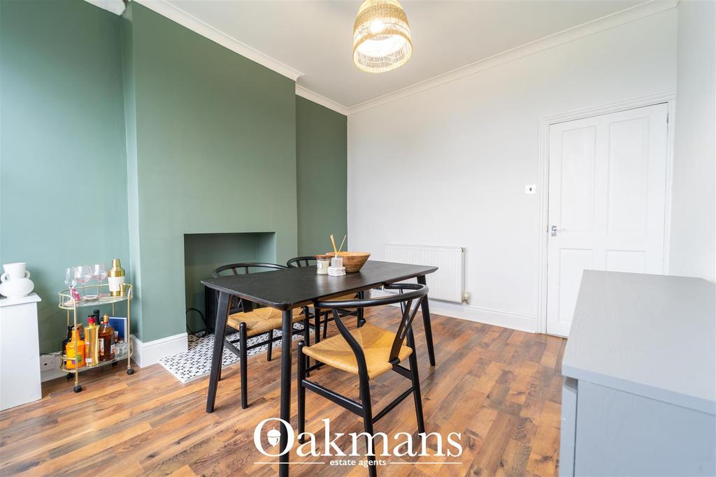 Redhill Road, Birmingham, B31 2 bed house £850 pcm (£196 pw)