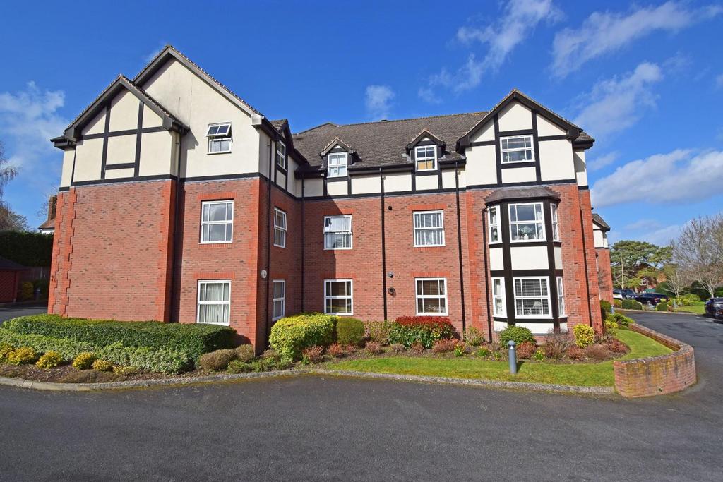 6 Lyttelton Court, front b new.jpg