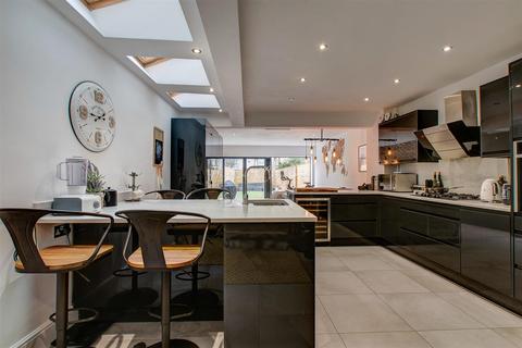 107 Kings Road, Cardiff, CF11 9DB