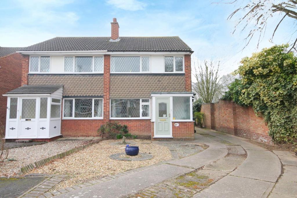 Collett, Tamworth 3 bed semidetached house £230,000