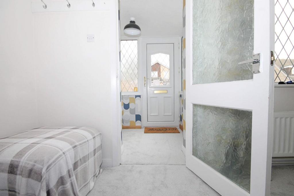 Collett, Tamworth 3 bed semidetached house £230,000