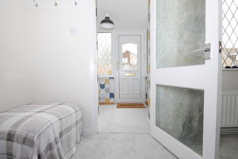 69 Collett, Tamworth, B77 2DZ