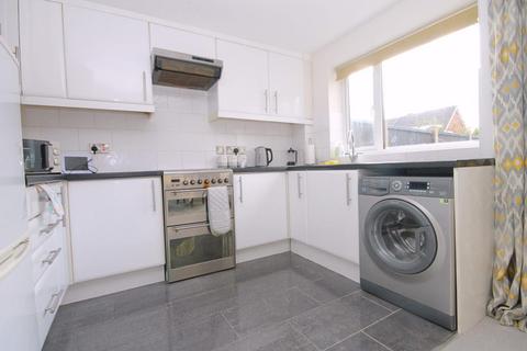 69 Collett, Tamworth, B77 2DZ