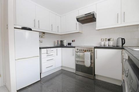 69 Collett, Tamworth, B77 2DZ