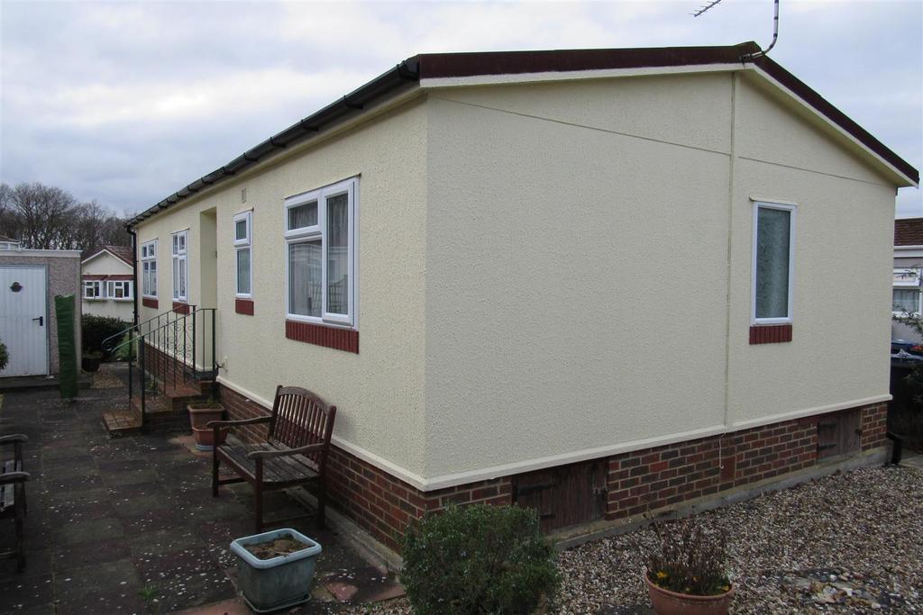 Woodlands Estate, Blean, Canterbury 2 bed mobile home for sale £185,000