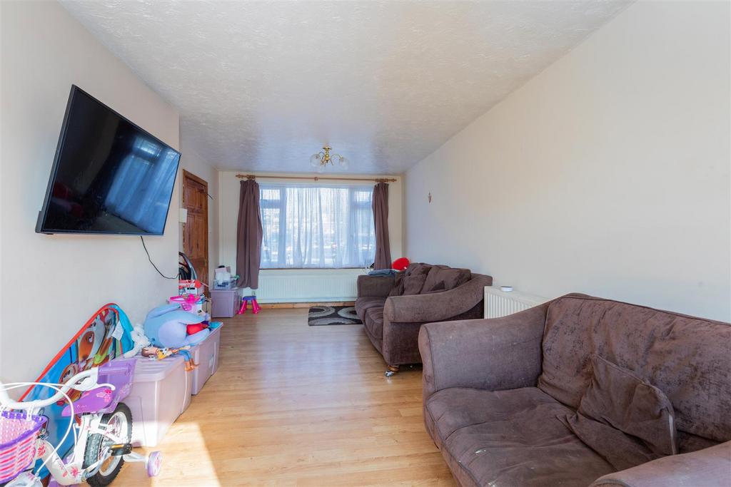 Whittaker Road, Slough 3 bed terraced house £365,000