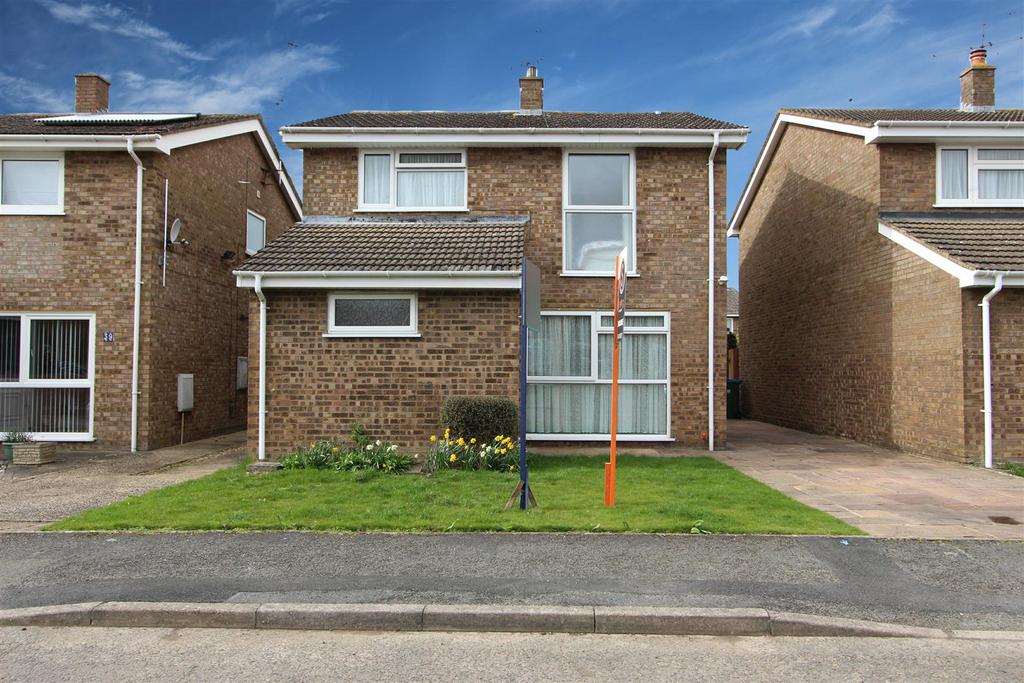 Long Plough, Aston Clinton 4 bed detached house £425,000
