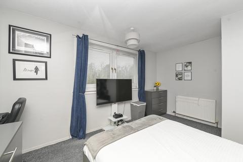8 Lothian Drive, Easthouses, Dalkeith, EH22 4HB