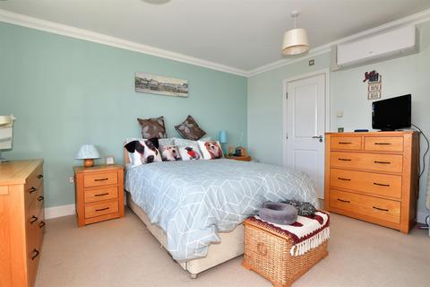 4 bedroom detached house for sale, Chapman Fields, Cliffsend, Ramsgate, Kent