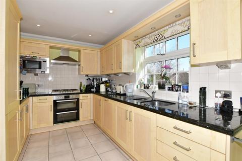 4 bedroom detached house for sale, Chapman Fields, Cliffsend, Ramsgate, Kent