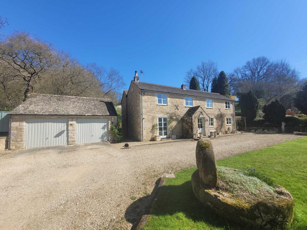 Green Lane, Great Gloucestershire 4 bed detached house for