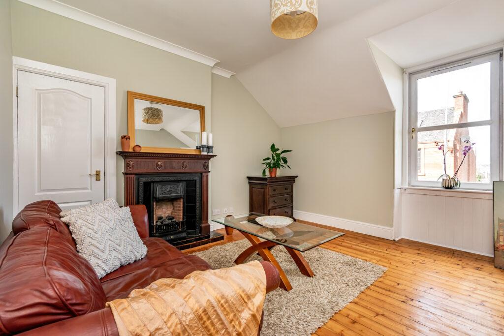 581A Lanark Road, Juniper Green, EH14... 2 bed flat £220,000