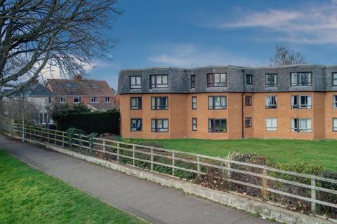 2 bedroom flat for sale - Summerfield Court, French Weir Close, Taunton TA1 1XJ