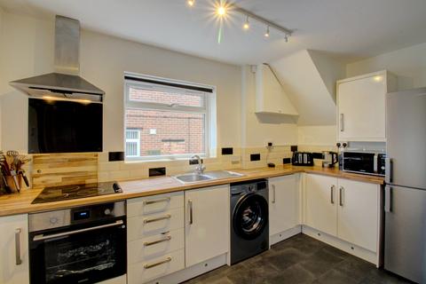 3 bedroom semi-detached house for sale - Queensthorpe Rise, Leeds, LS13