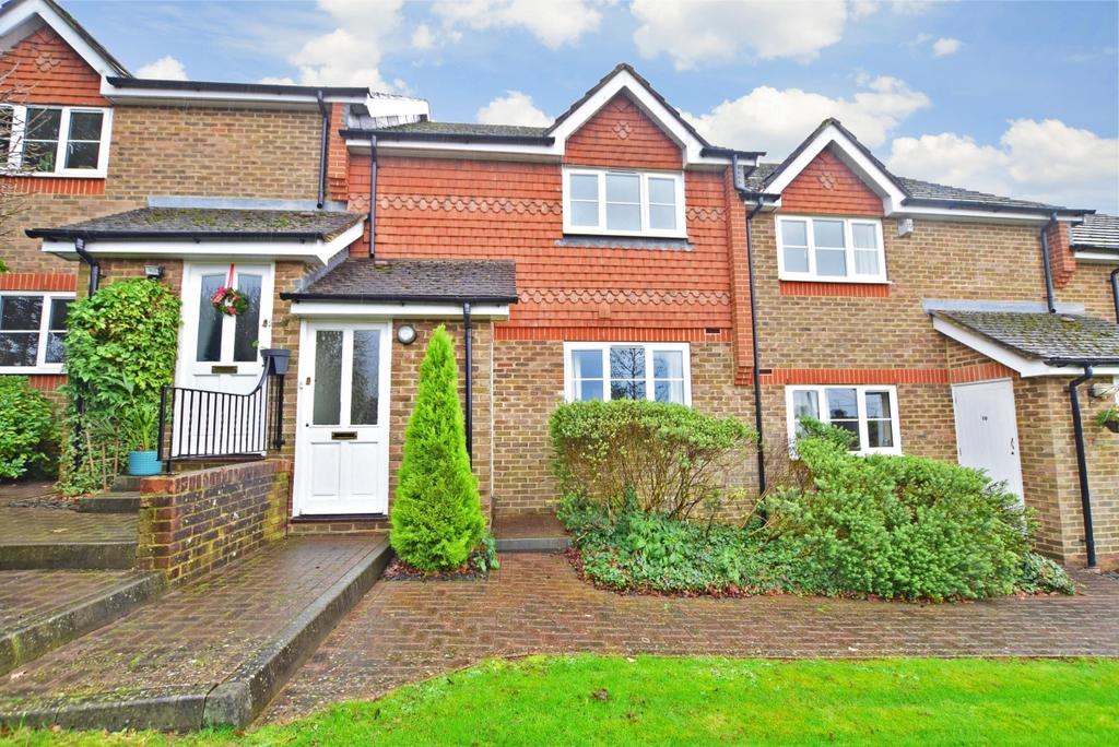 Colwell Road Haywards Heath RH16 1 bed £900 pcm (£208 pw)