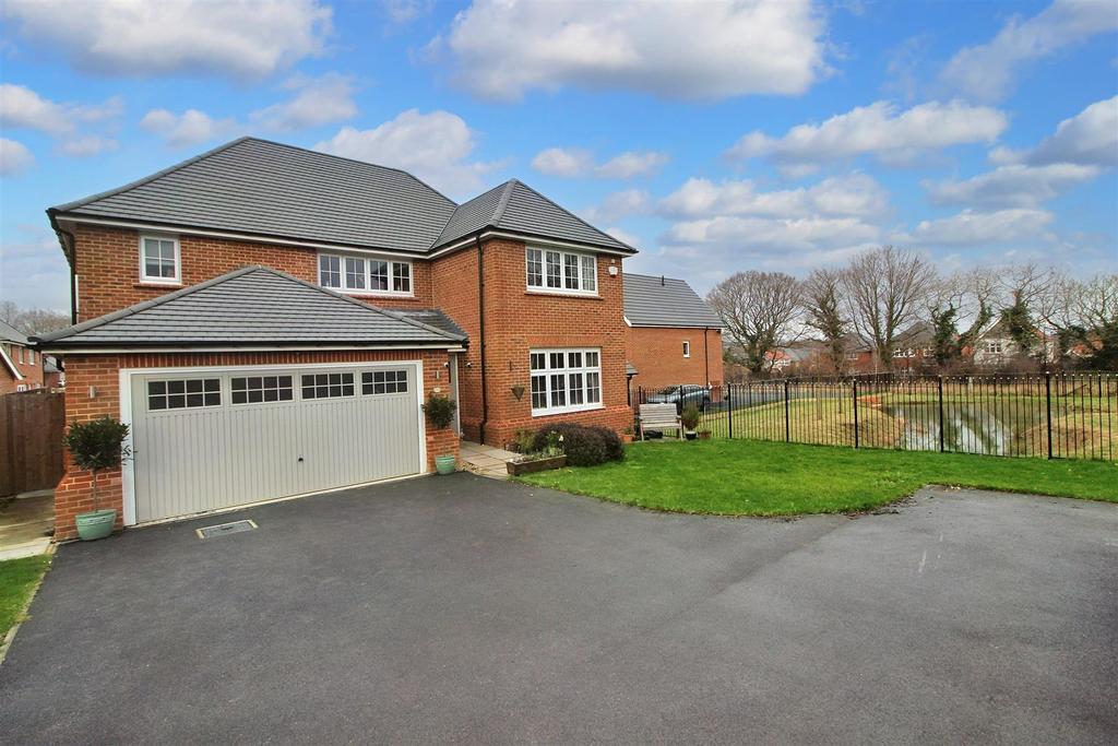 Pilling Way, Scissett, HD8 9WG 4 bed detached house for sale £475,000