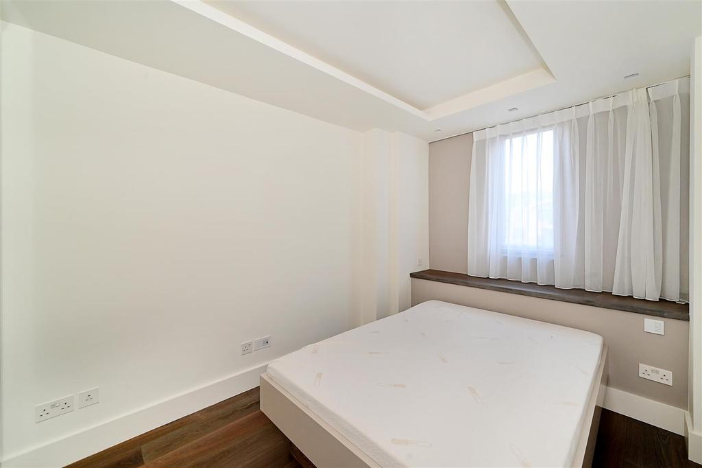 29-50-Kensington-Gardens-Square (5).JPG