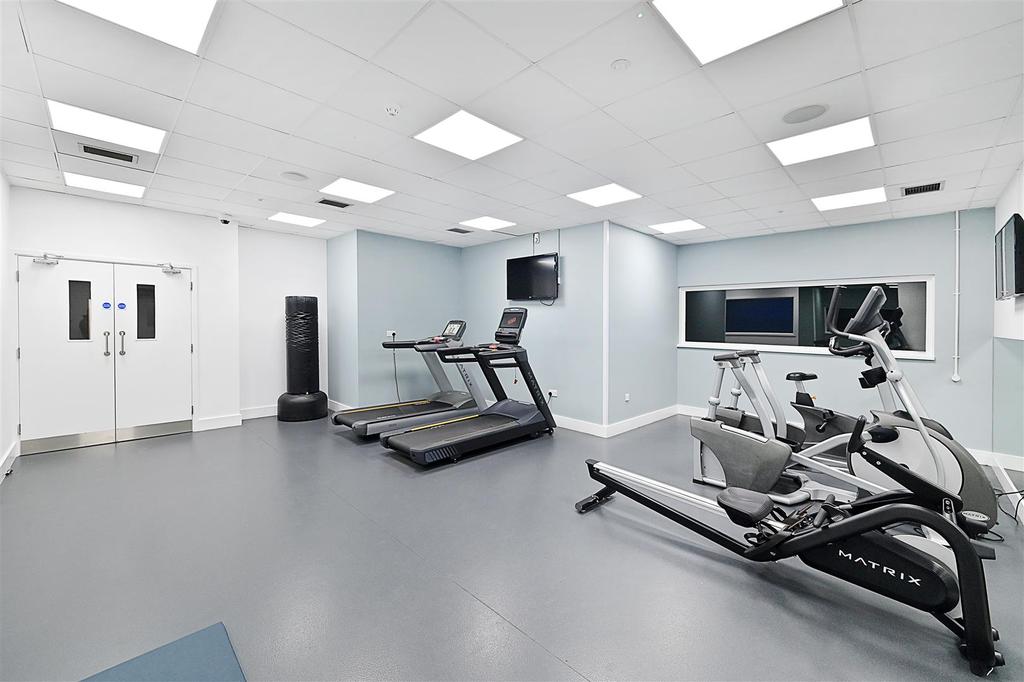 29-50-Kensington-Gardens-Square (17).JPG