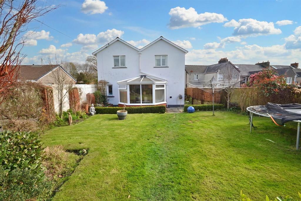 Honeyborough Green, Neyland, Milford Haven 4 bed detached house for