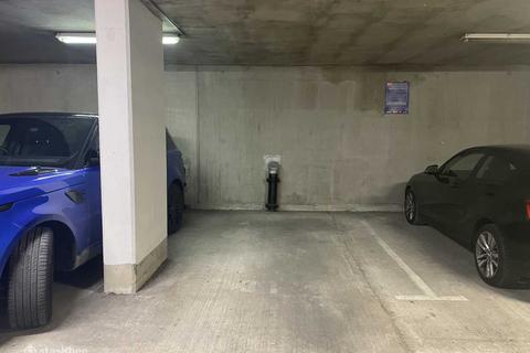 Parking to rent, Western Gateway, London E16