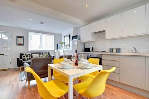 3 bedroom house to rent, Upper Gardner Street, Brighton