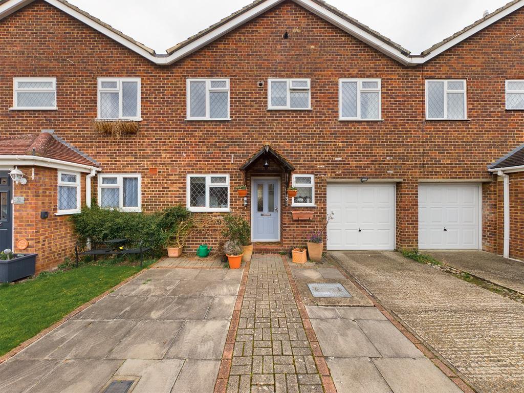 Melbury Close, Chertsey, Surrey, KT16 4 bed terraced house £499,950