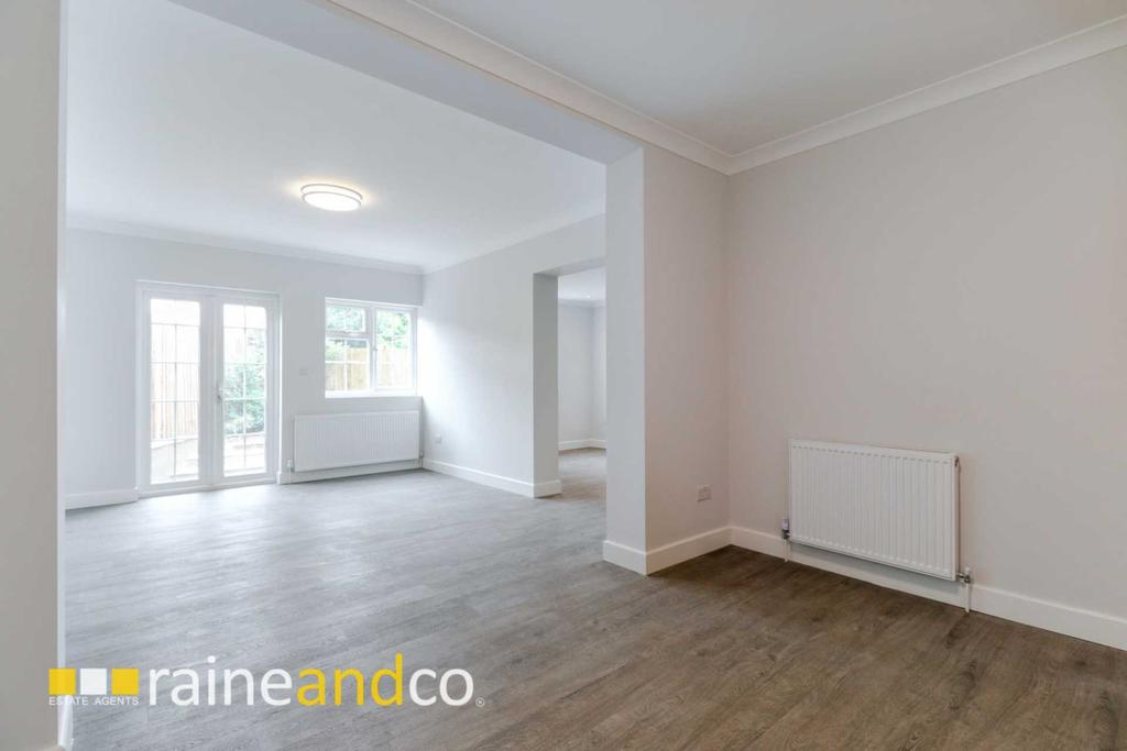 St Albans Road East, Hatfield 1 bed apartment £260,000