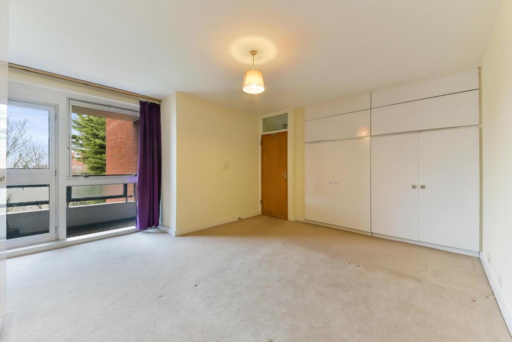 Maresfield Gardens, London, NW3 2 bed flat £2,643 pcm (£610 pw)