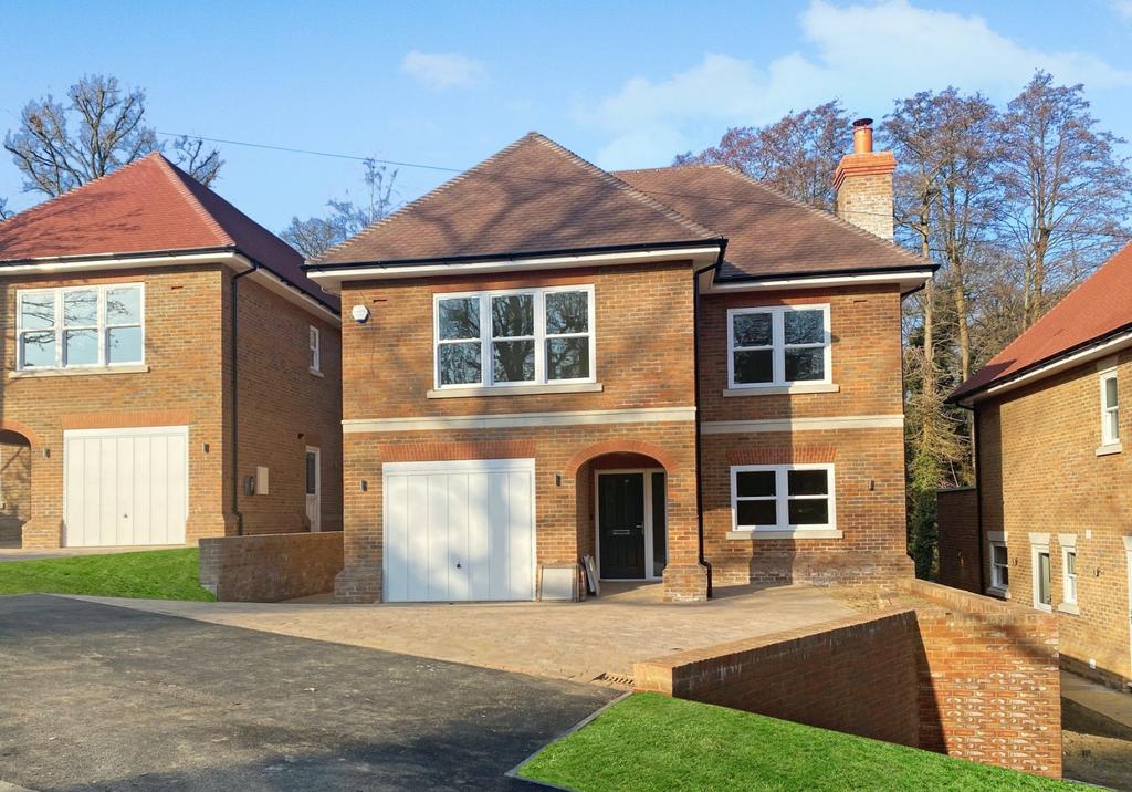 The Uplands, Gerrards Cross, Buckinghamshire 5 bed detached house £