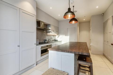 37 Bancroft Avenue, London, N2 0AR
