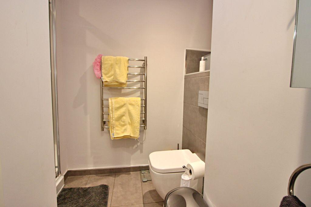 En-Suite Shower To Master Bedroom