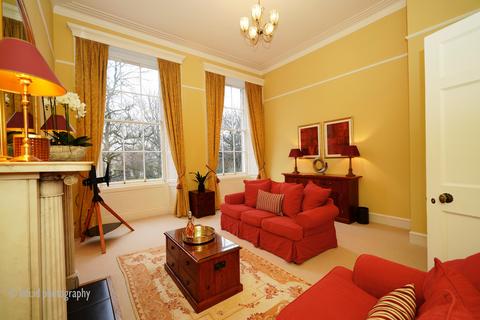 2 bedroom flat to rent, Drummond Place, New Town, Edinburgh, EH3