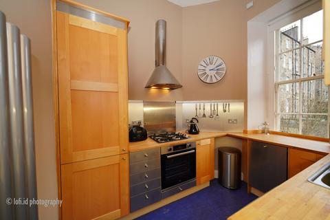 2 bedroom flat to rent, Drummond Place, New Town, Edinburgh, EH3