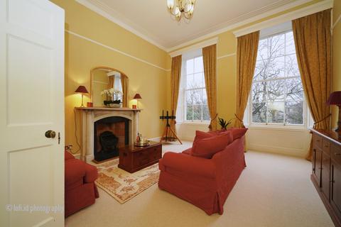 2 bedroom flat to rent, Drummond Place, New Town, Edinburgh, EH3