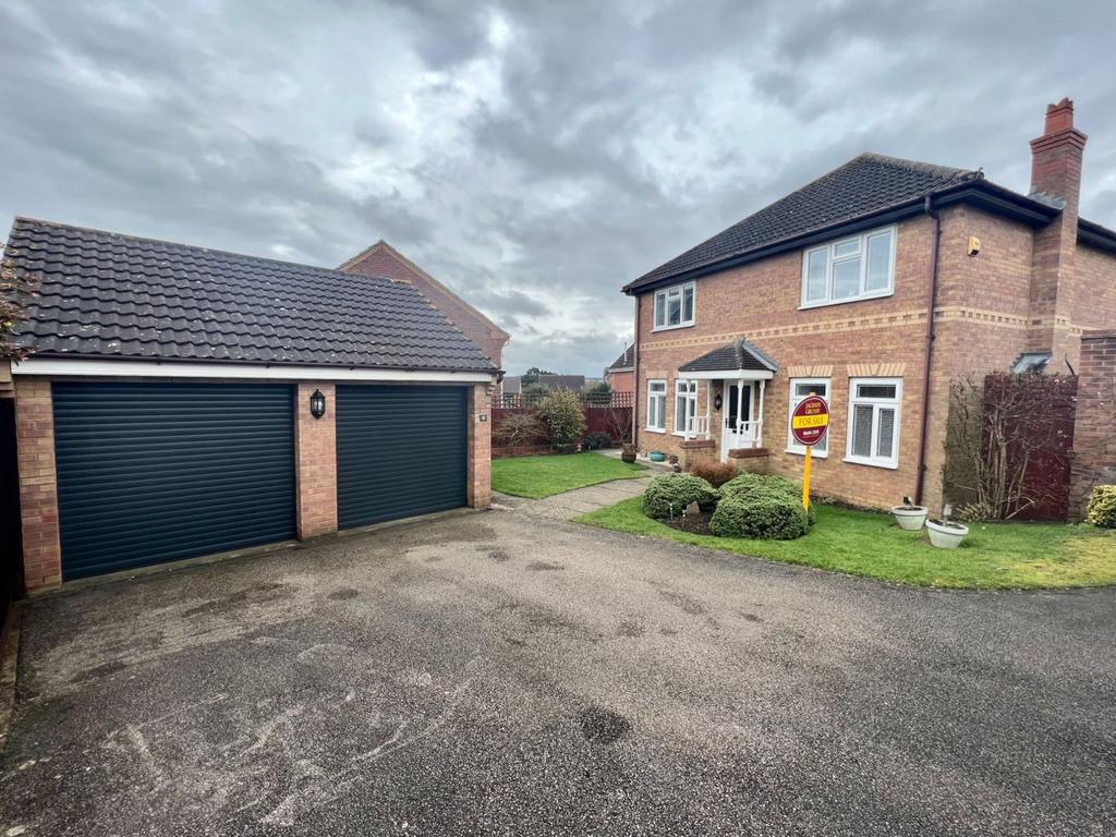 Wisteria Way, Abington Vale, Northampton NN3 3QB 4 bed detached house